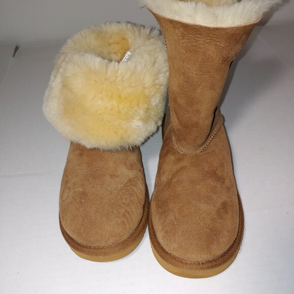 Cozy Steps Genuine Sheepskin 2 Side Buttons Booties Size 8 Brown/Cream - Picture 6 of 10